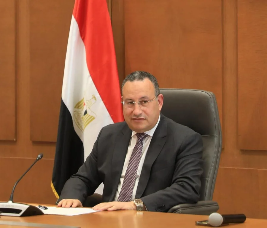 الدكتور عبدالعزيز قنصوة. وزير التعليم العالي