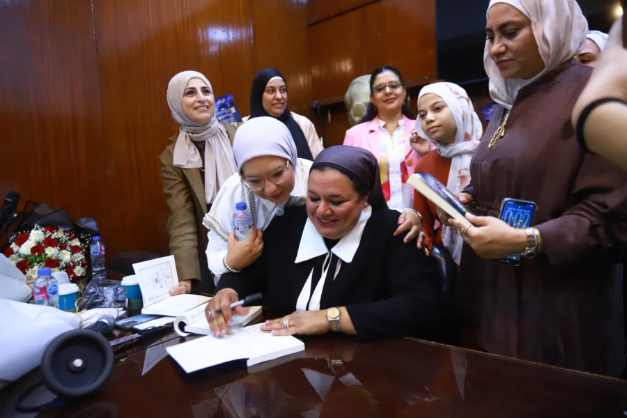 اتحاد كتاب مصر يشهد توقيع "النور الأبيض" للكاتبة ريهام مدحت