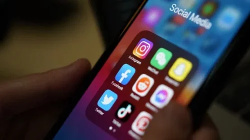 حظر مواقع التواصل