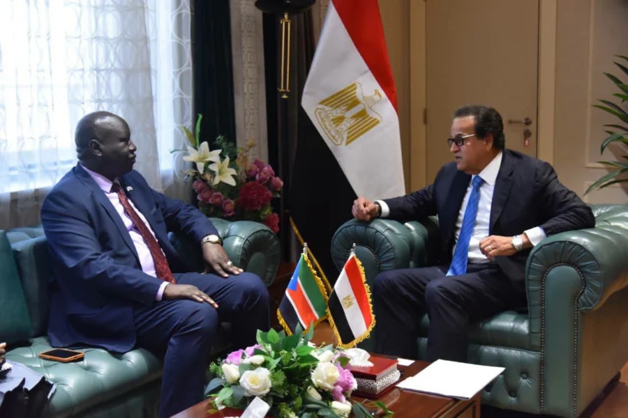 وزير الصحة وسفير جنوب السودان