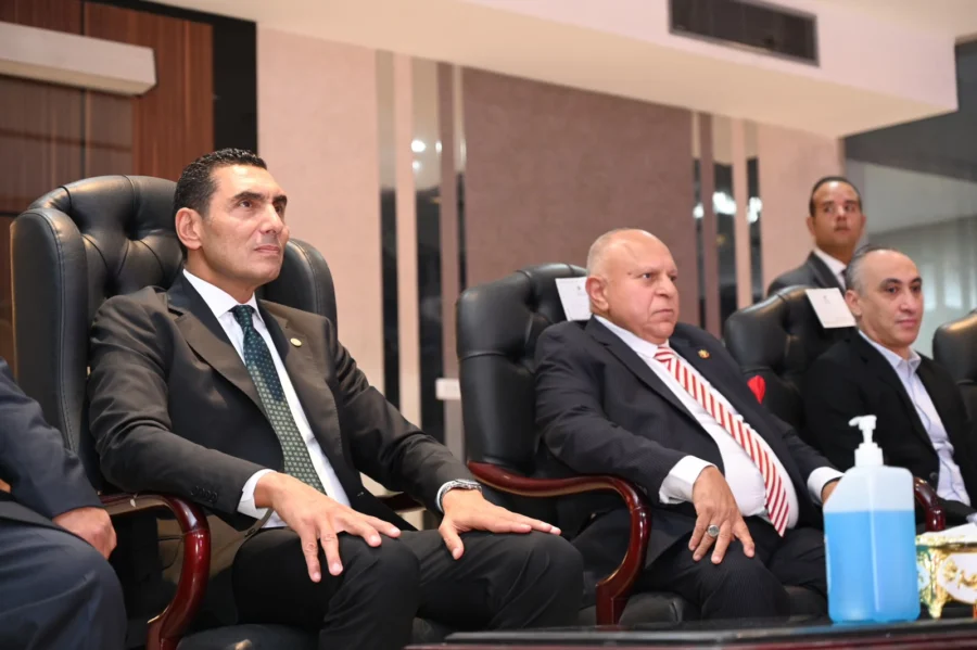 وزير الشباب والرياضة