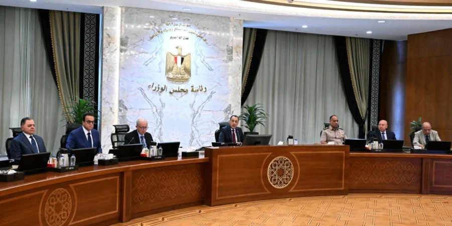 رئيس الوزراء يوجه بالتوسع في معارض «أهلًا مدارس»